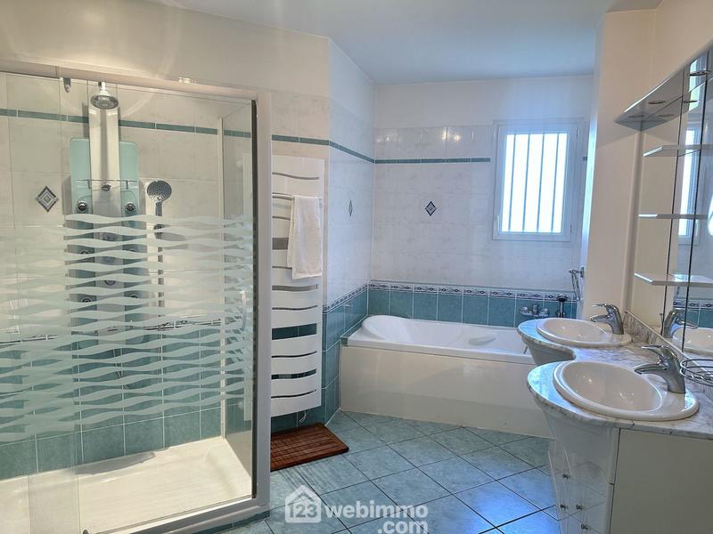 Maison - 193 m² - 6 pièces