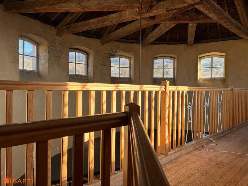 Maison - 335 m² - 11 pièces