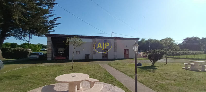 Demeure - 550 m² - 13 pièces