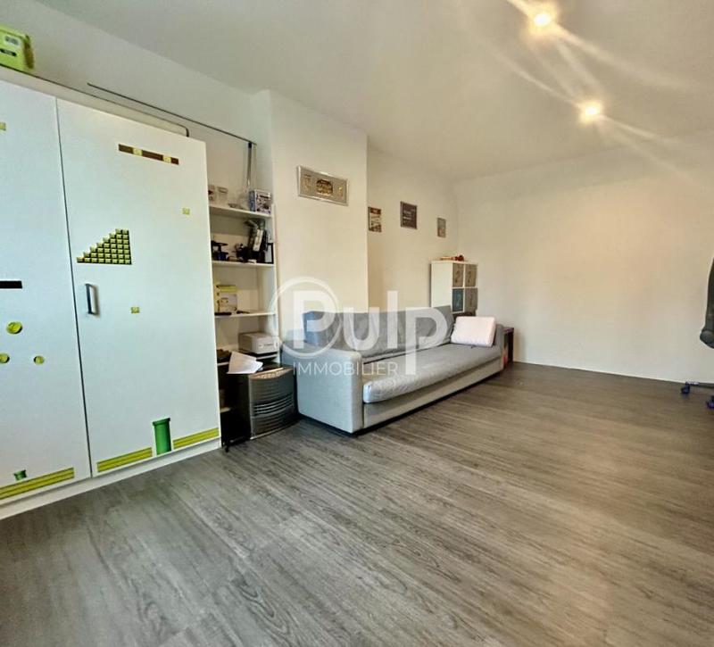 Maison - 185 m² - 12 pièces