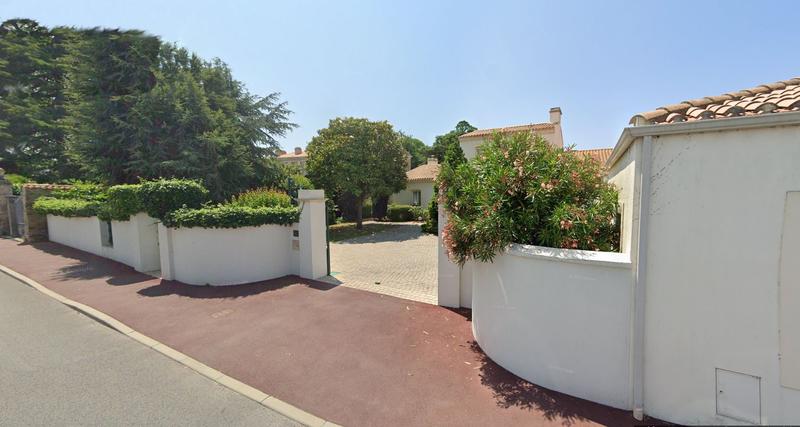 Maison - 209 m² - 6 pièces