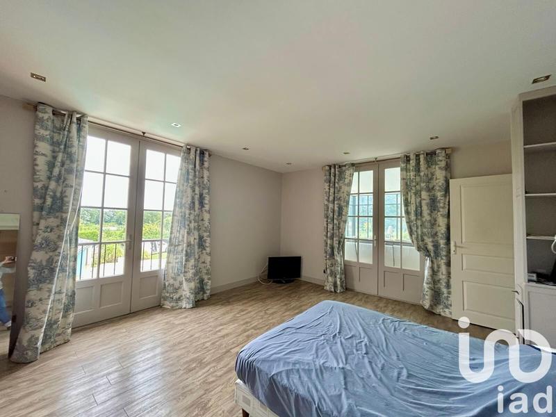 Maison - 360 m² - 10 pièces