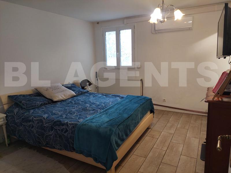 Maison - 223 m² - 7 pièces