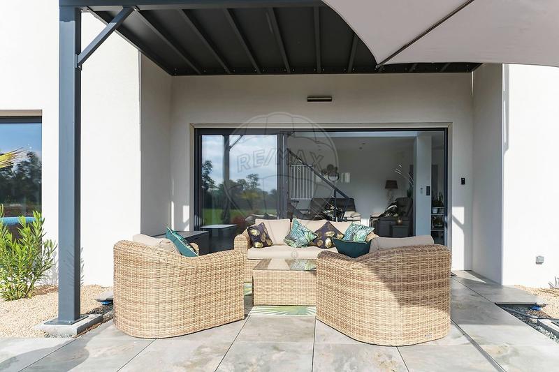 Villa - 277 m² - 10 pièces