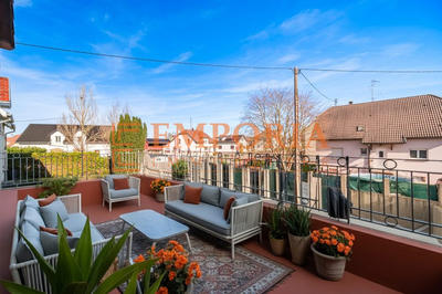 Maison - 220 m² - 6 pièces