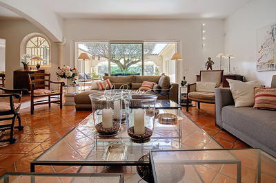 Villa - 276 m² - 8 pièces