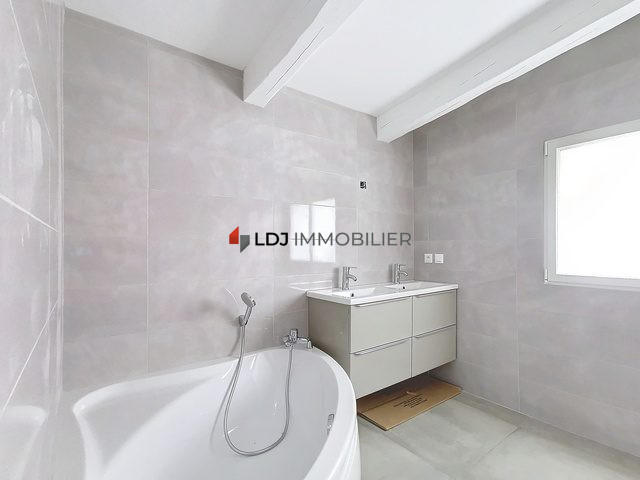 Villa - 378 m² - 10 pièces