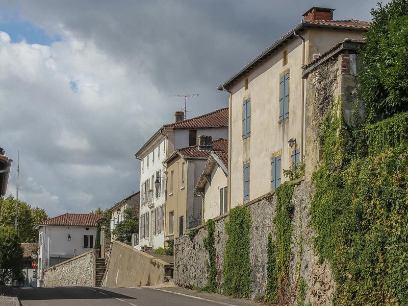La bastide de Montfort-en-Chalosse avec Maïté