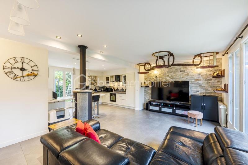 Maison traditionnelle - 123 m² - 6 pièces