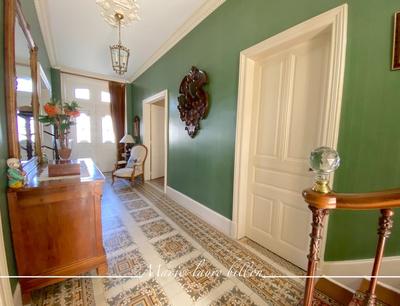 Maison - 222 m² - 8 pièces