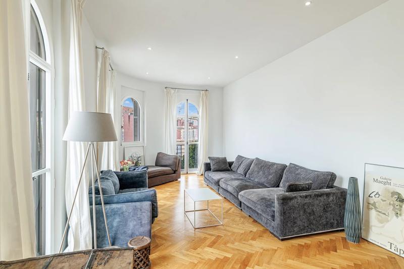 Appartement - 168 m² - 5 pièces