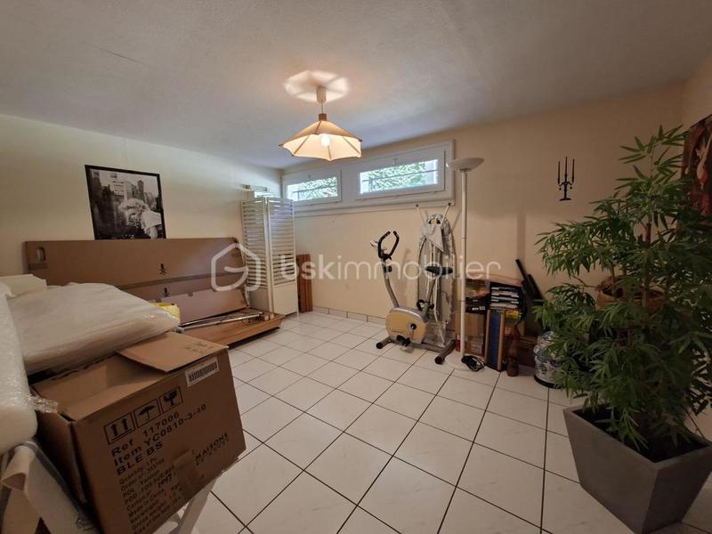 Maison traditionnelle - 128 m² - 6 pièces