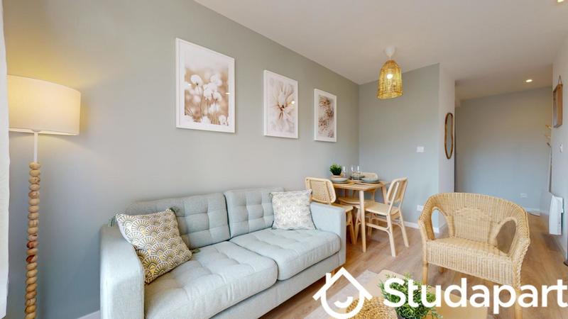 Chambre - 9 m² - 1 pièce