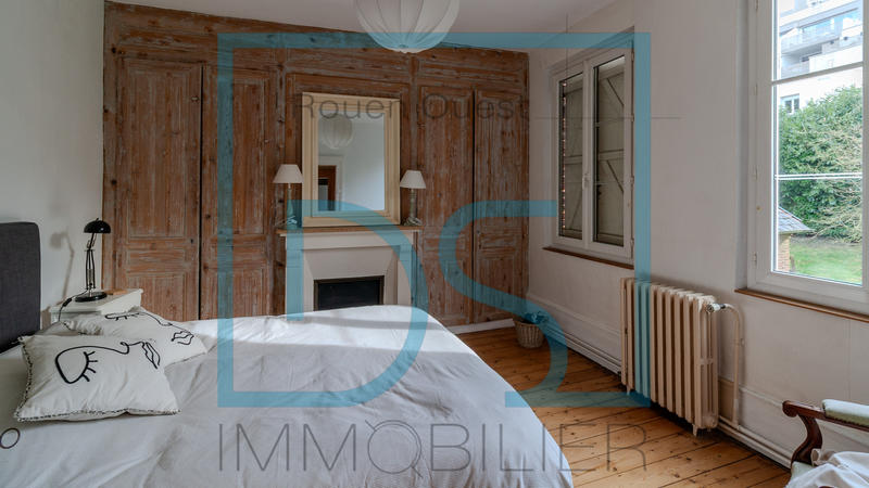 Maison - 180 m² - 9 pièces