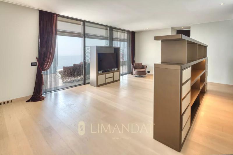 Villa - 570 m² - 7 pièces