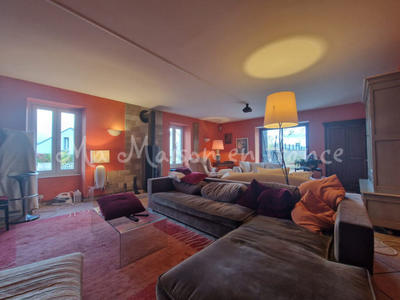 Maison - 240 m² - 1 pièce