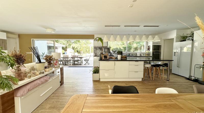 Maison d'architecte - 310 m² - 9 pièces