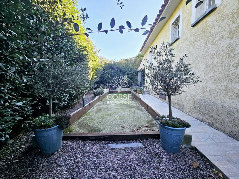 Villa - 130 m² - 5 pièces