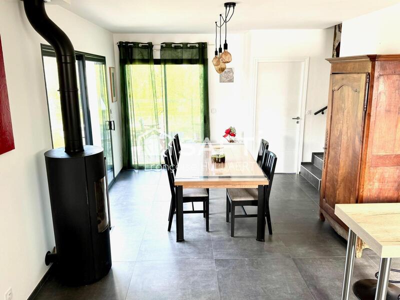 Maison - 121 m² - 6 pièces