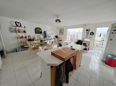 Immeuble - 2 800 m² - 7 pièces