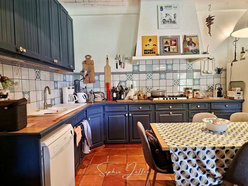 Mas - 273 m² - 8 pièces