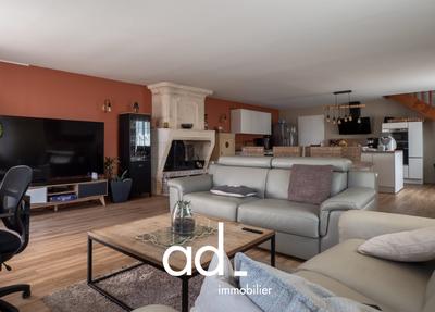 Maison - 150 m² - 4 pièces