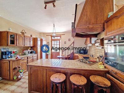 Maison - 170 m² - 8 pièces