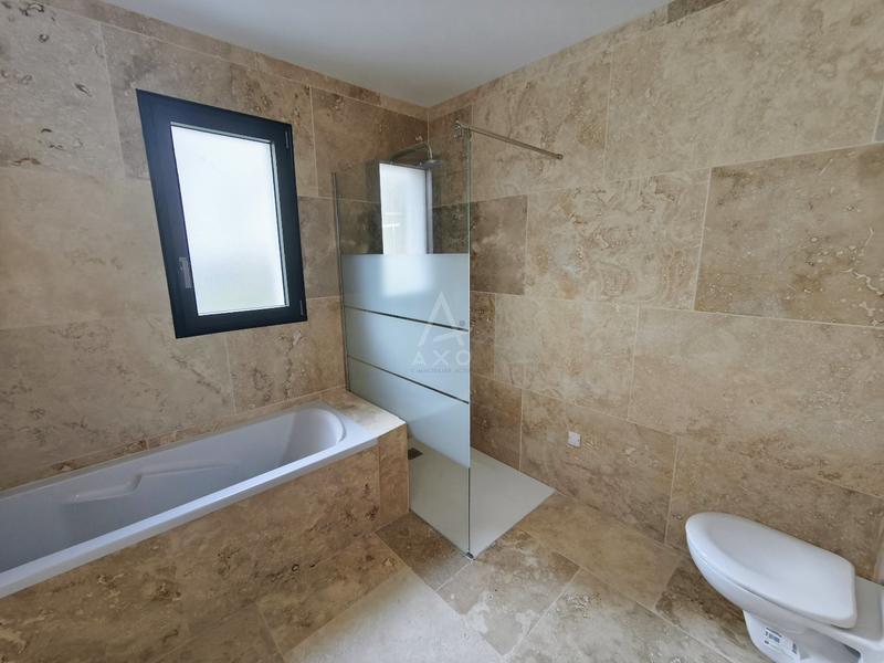 Pavillon - 138 m² - 7 pièces