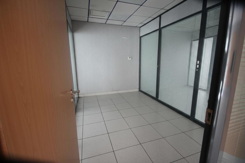 Local commercial - 200 m²
