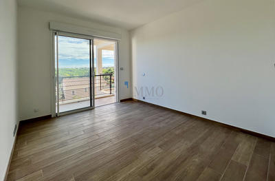 Villa - 137 m² - 4 pièces