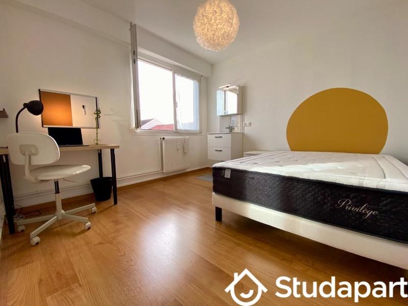 Chambre - 11 m² - 1 pièce