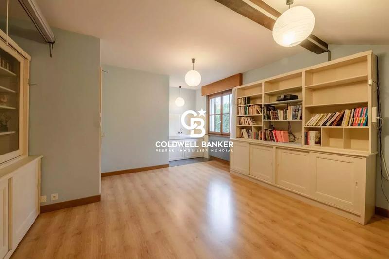 Maison - 206 m² - 10 pièces