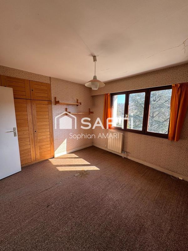 Maison - 142 m² - 7 pièces