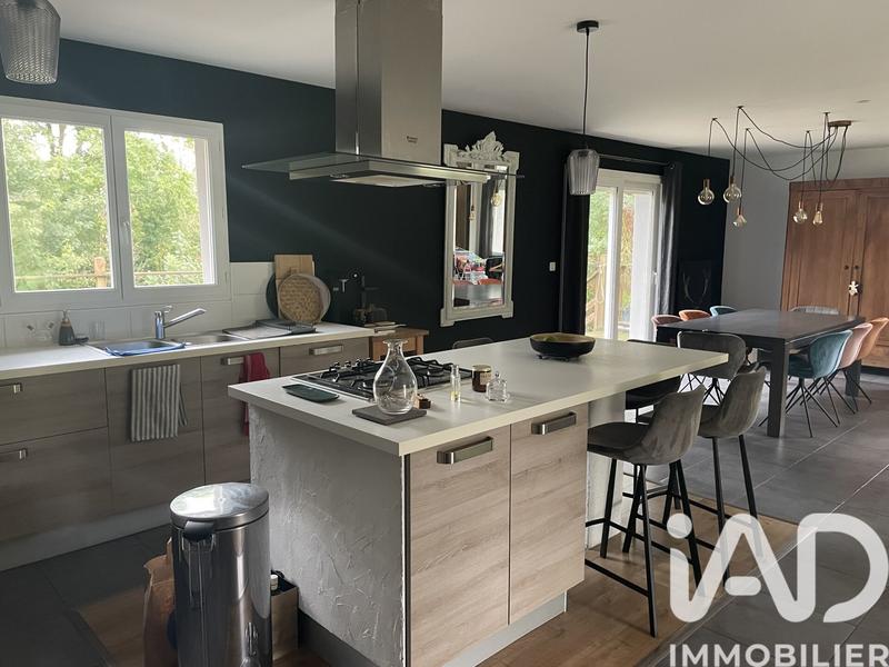 Maison - 200 m² - 7 pièces