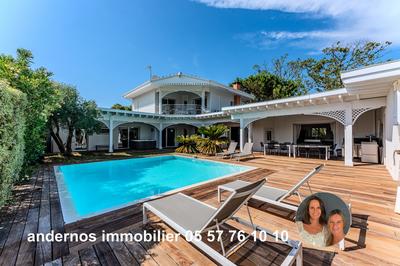 Maison contemporaine - 350 m² - 10 pièces