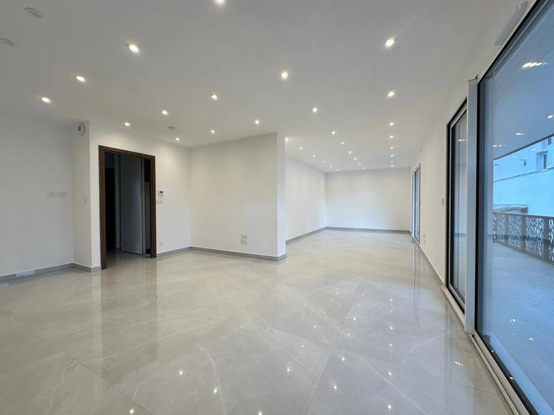 Appartement - 105 m² - 4 pièces