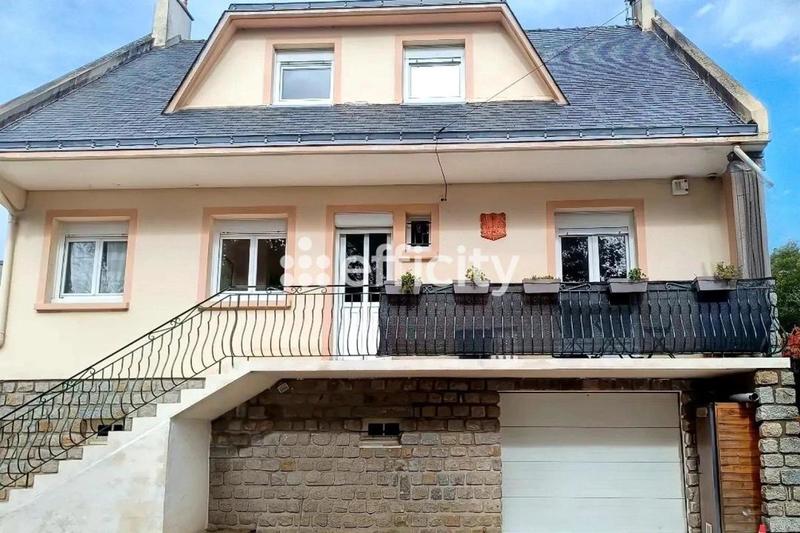 Maison - 170 m² - 8 pièces
