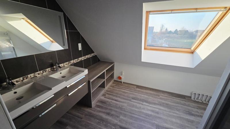 Maison - 121 m² - 6 pièces