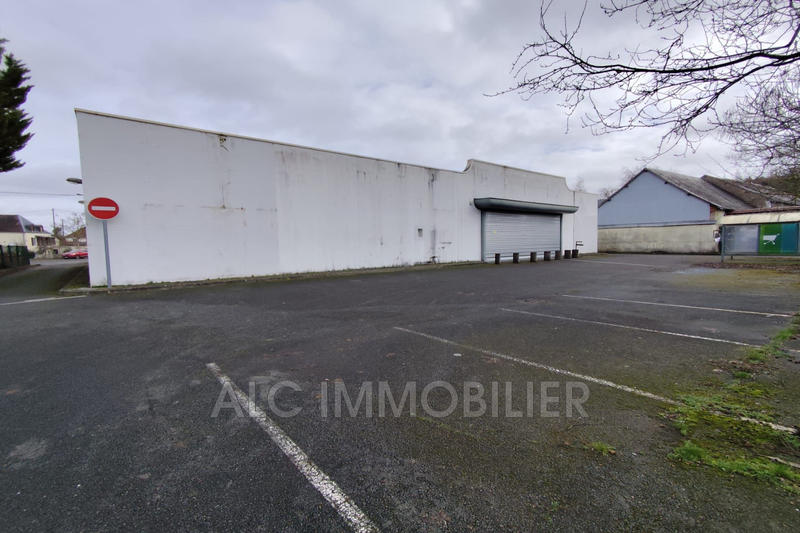 Local commercial - 1 060 m²