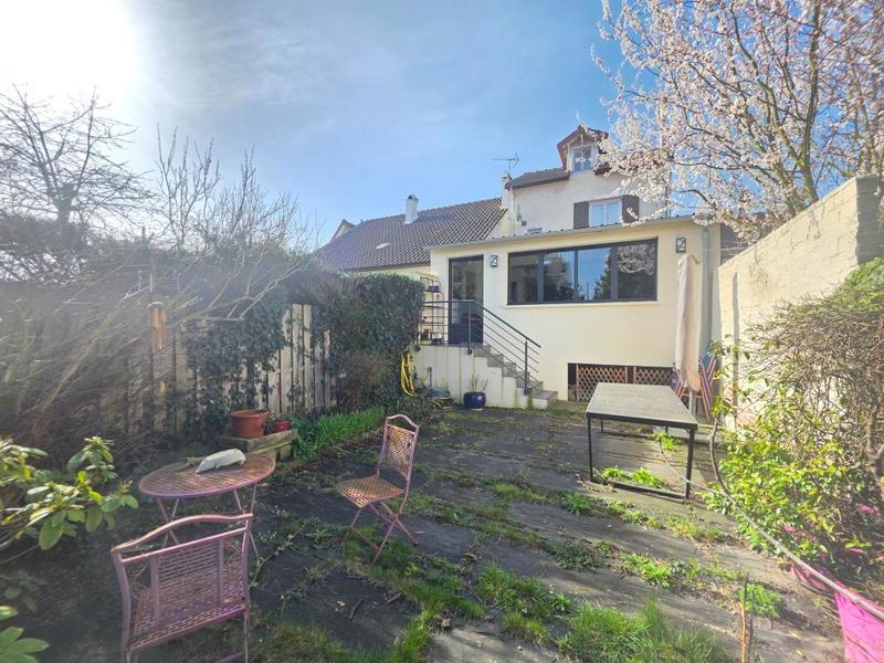 Maison - 105 m² - 6 pièces