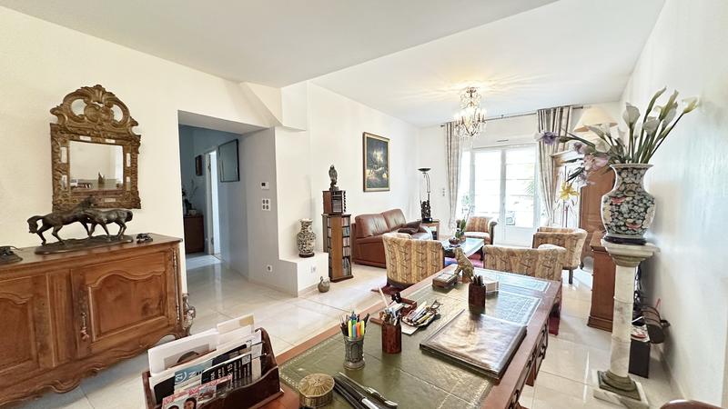 Appartement bourgeois - 184 m² - 4 pièces