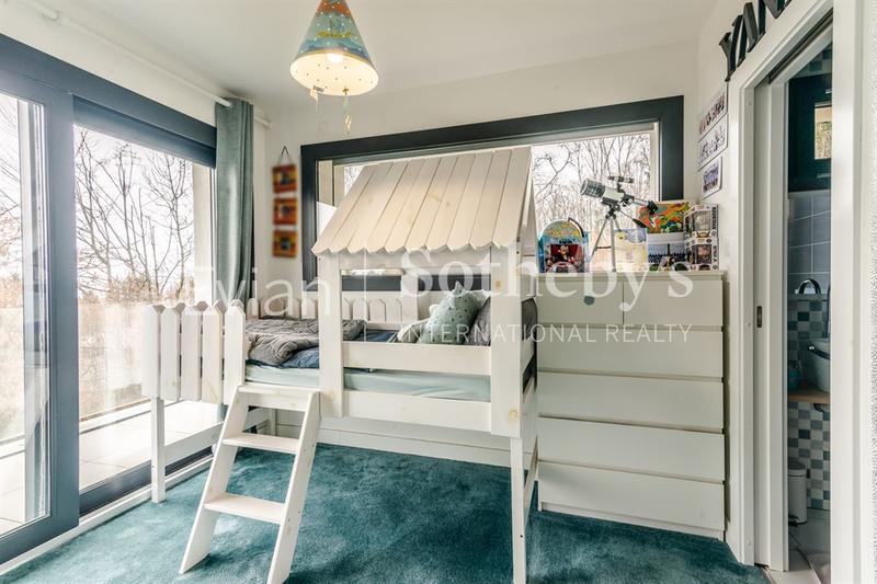 Maison - 230 m² - 6 pièces