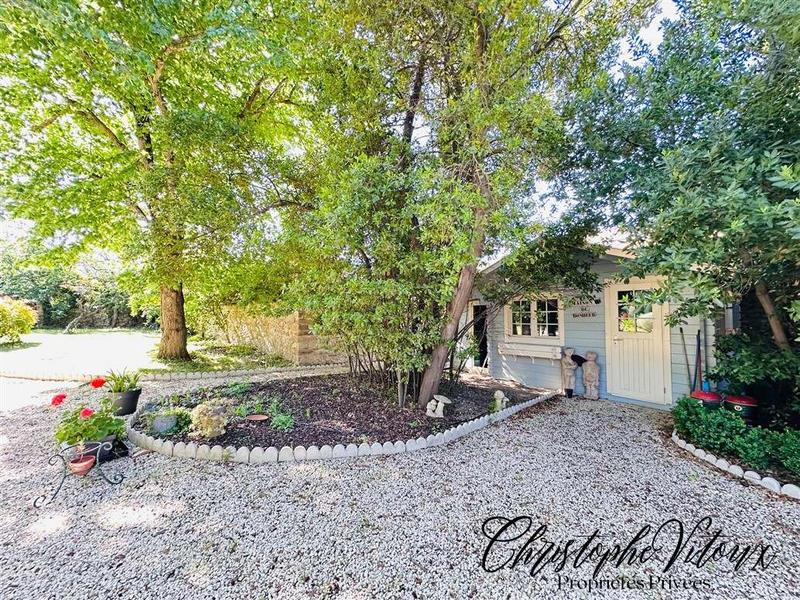 Propriété - 240 m² - 7 pièces