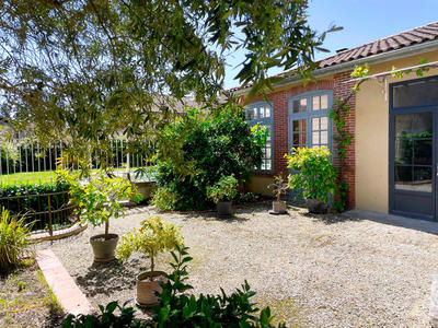 Maison de village - 467 m² - 24 pièces