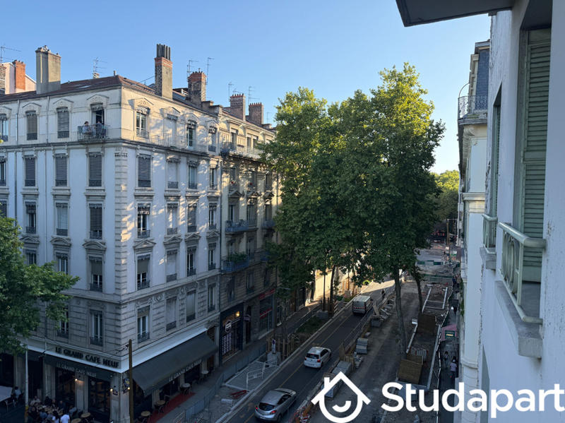 Chambre - 85 m² - 1 pièce