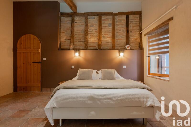 Maison - 250 m² - 7 pièces