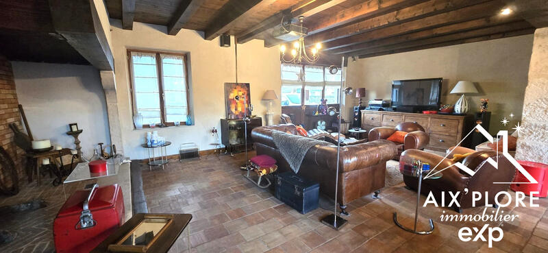 Villa - 266 m² - 6 pièces