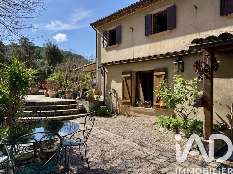 Maison - 150 m² - 7 pièces