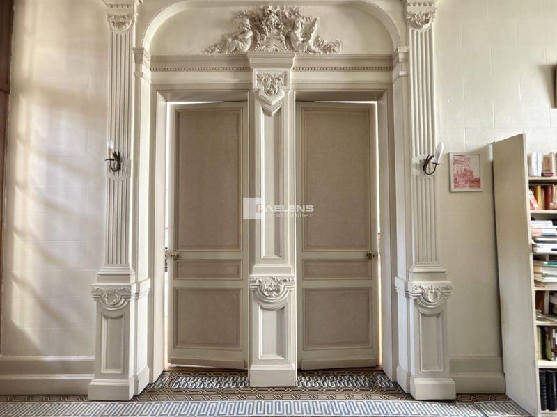 Maison - 326 m² - 11 pièces