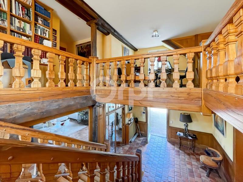 Propriété - 503 m² - 10 pièces